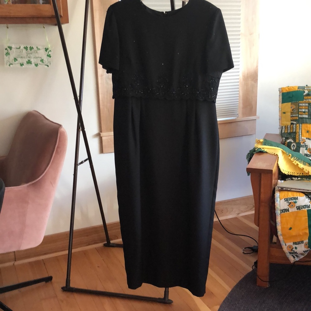 Ladies long black dress Sz 16. With beading on the bodice and sleeves. - Picture 2 of 7